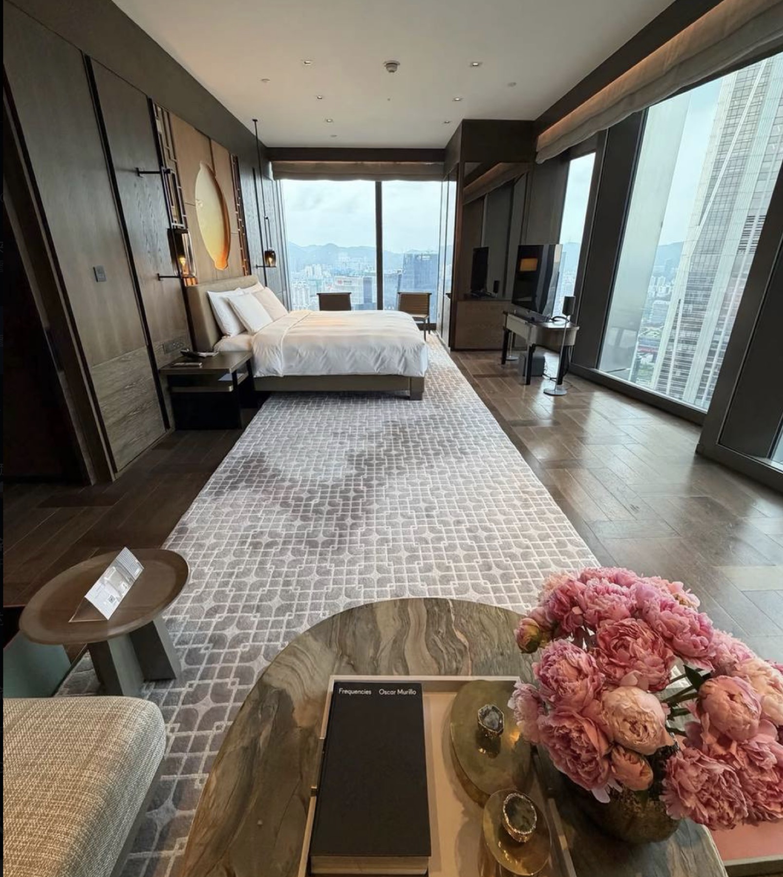 老街东城休闲区实拍图